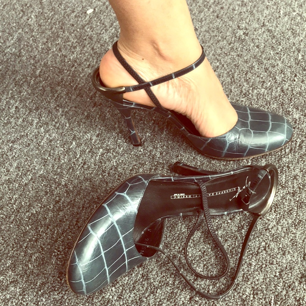 Vintage Giuseppe Zanotti Navy Croc heels